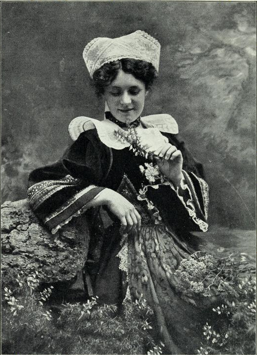 Jeune fille de Pont-Aven